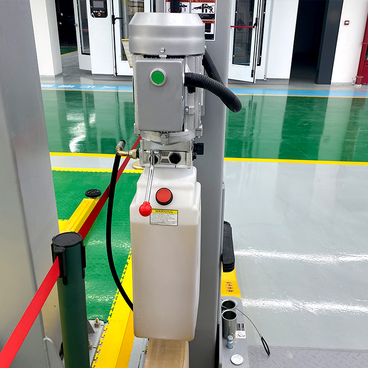 Lutro Professional EV Battery  - огляд і ціна Hydraulic Car Lift