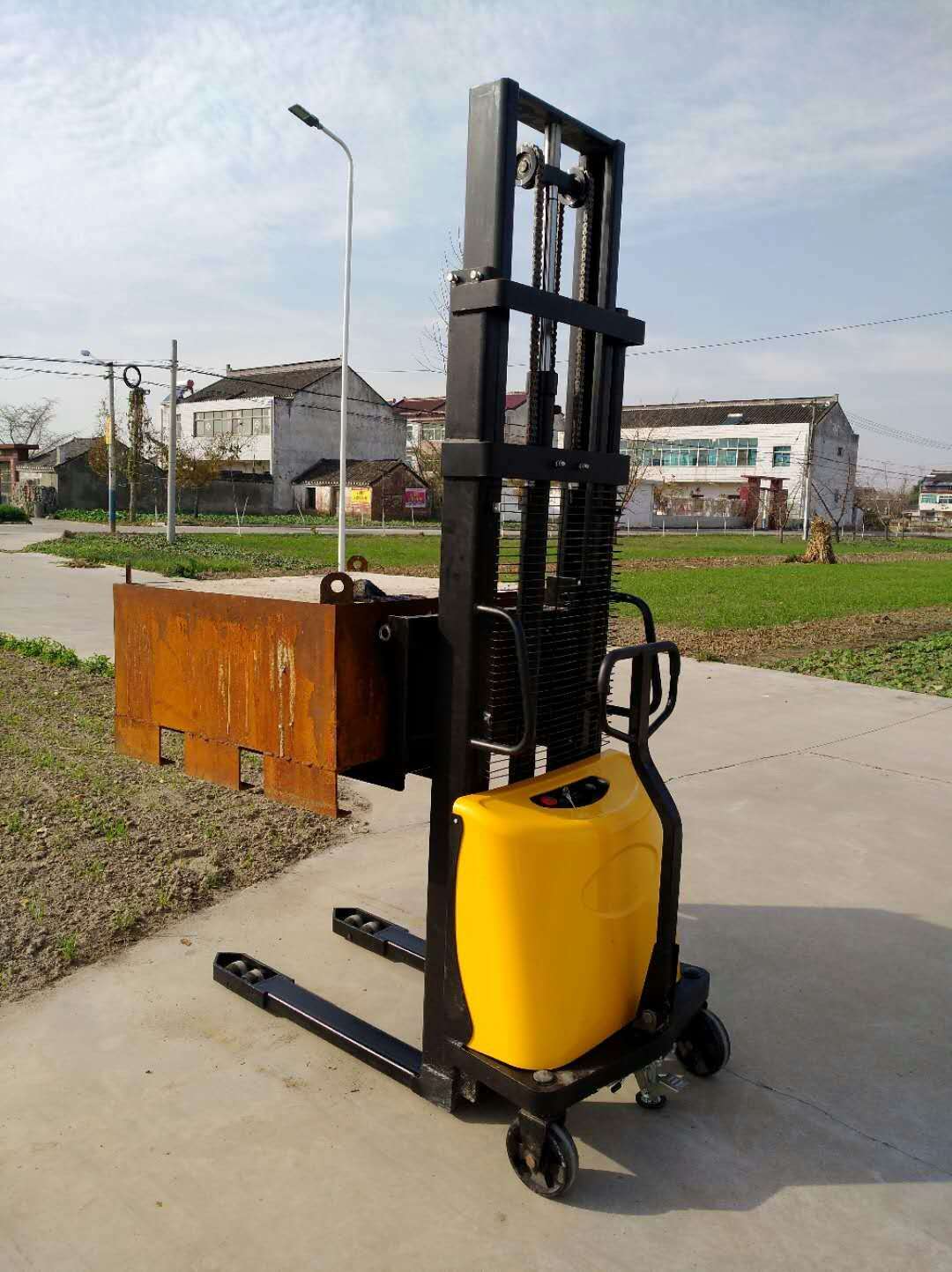 Hydraulic and Electric Stacker - огляд і ціна Hydraulic Car Lift